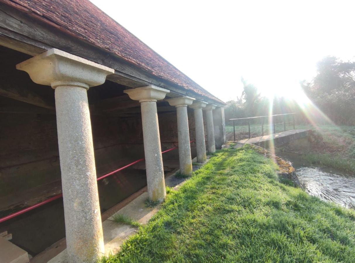 La Maison Bleue Varzy Luaran gambar