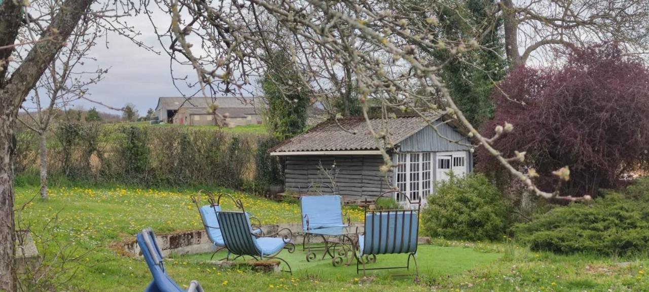 La Maison Bleue Varzy Luaran gambar