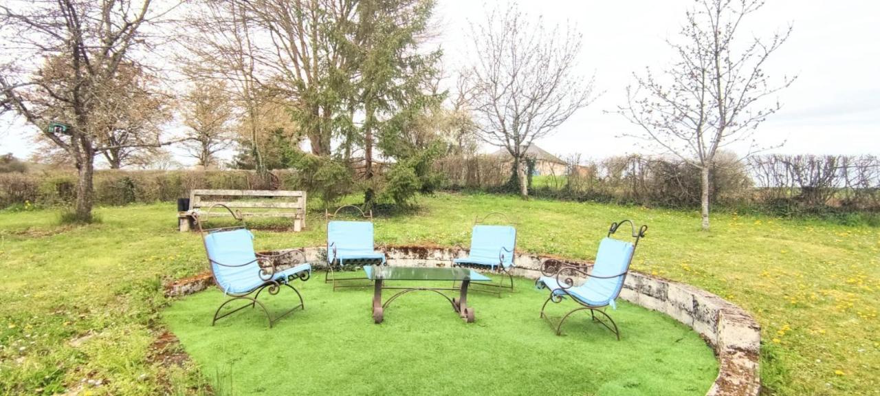La Maison Bleue Varzy Luaran gambar